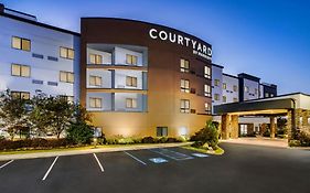 Courtyard By Marriott Auburn